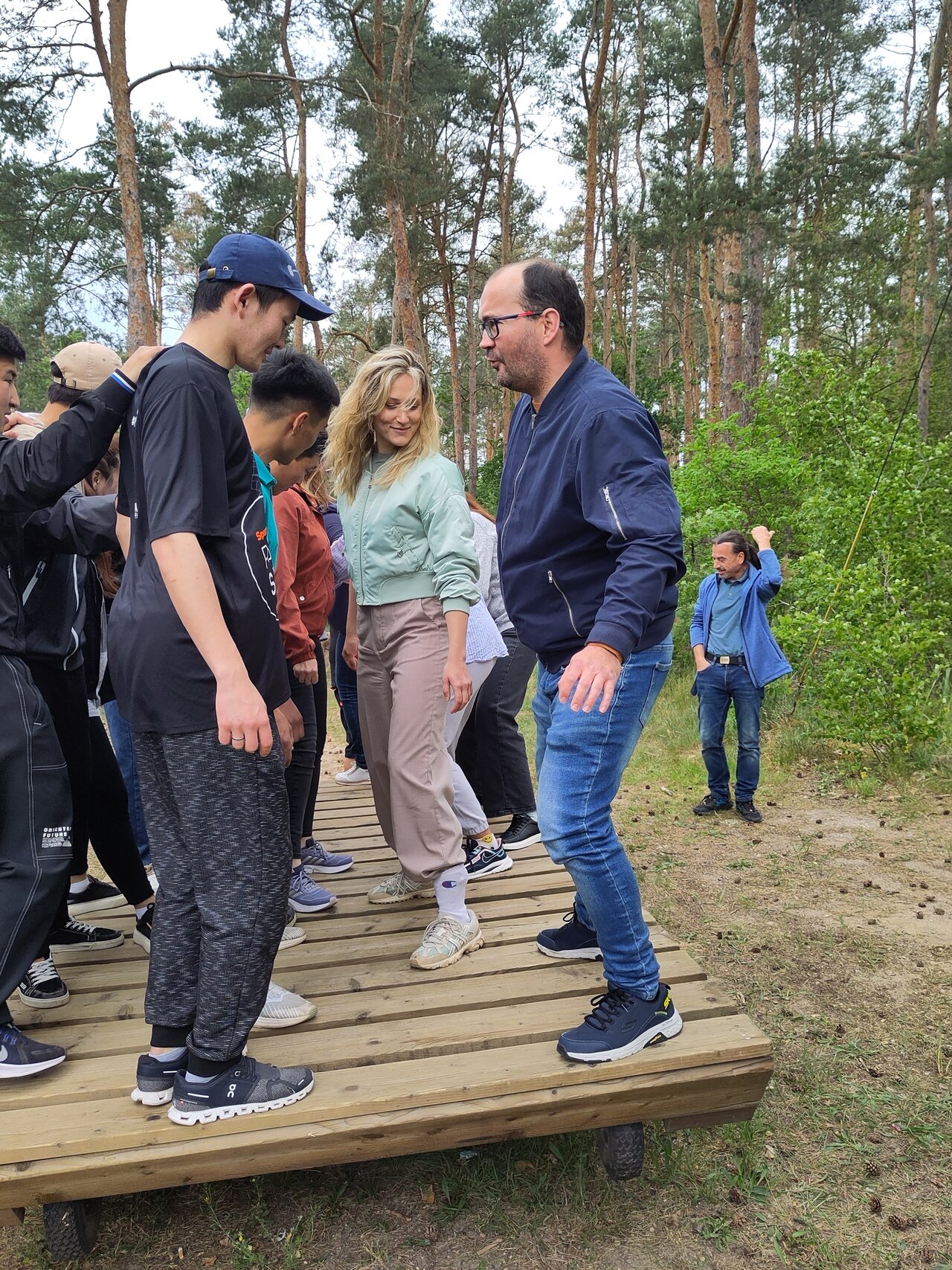 Menschen beim Teamsport