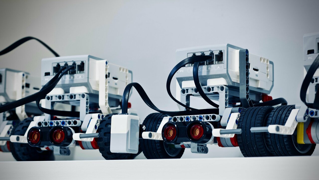 Verschiedene kleine Roboter